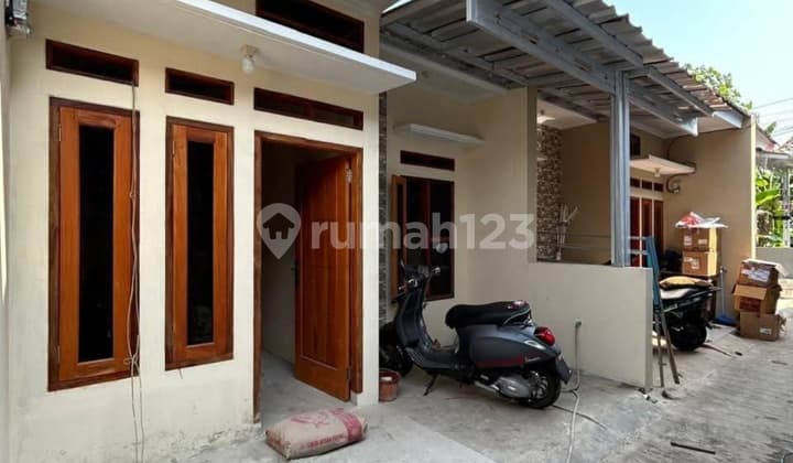 Rumah di jual harga terjangkau dekat stasiun akses mobil