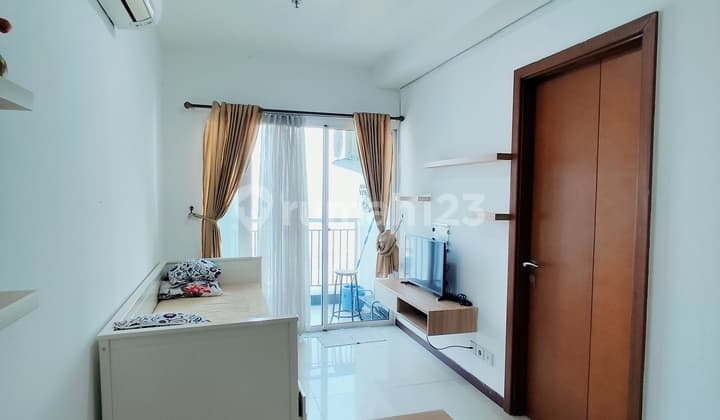Most Neat! 1BR Condominium Green Bay Fully Furnished & Well-Maintained