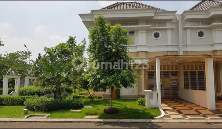 Dijual Rumah Hoek Taman Cantik Siap Huni di Cluster Vernonia Summarecon Bekasi