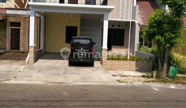 Rumah 2 Lantai Siap Huni di Cluster Meadow Green Lippo Cikarang