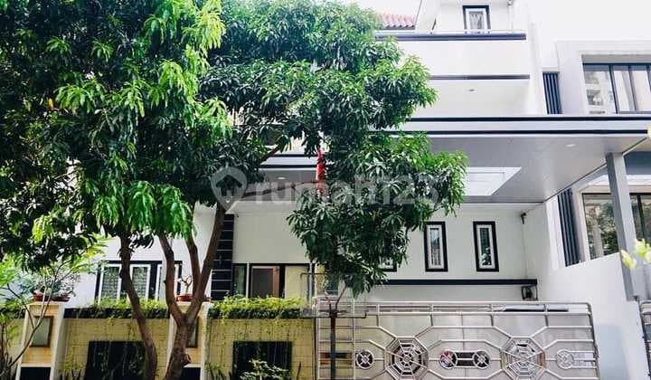 Dijual Rumah Mewah Semi Furnished di Kelapa Gading Jakarta Utara