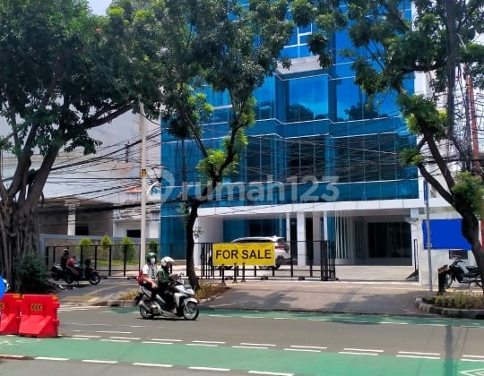Business Space Building in the Menteng Area, Central Jakarta
