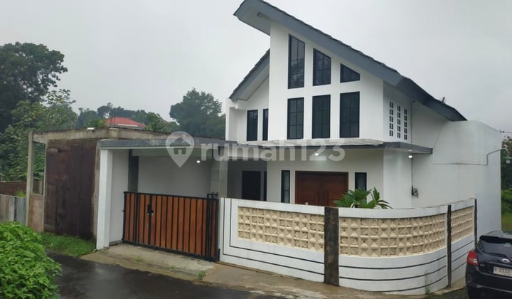 Rumah 2 Lantai Pemandangan Bagus Di Salatiga