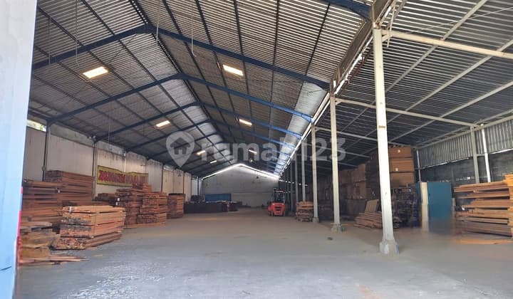 Gudang di Kiw Kawasan Industri Wijaya Kusuma Semarang