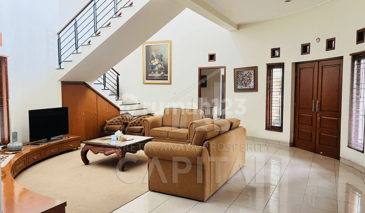 Rumah Bagus Luas di Prv Cluster One Gate Gegerkalong