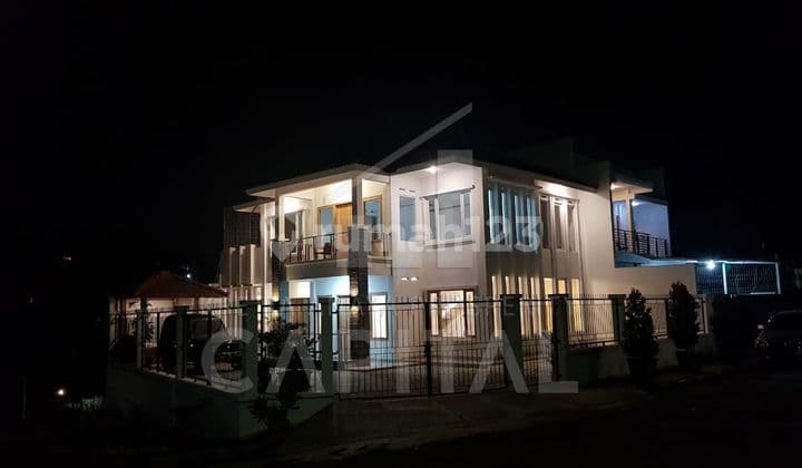 Rumah Hook 2 Lantai Semifurnish Asri dan Nyaman di Setiabudi Regency