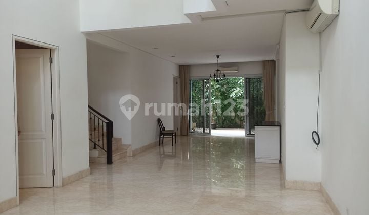 Dijual Rumah 2 Lantai di Menteng Jakarta Pusat