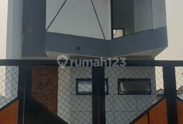 Over Kredit Rumah 145jt Siap Huni 2 Lantai Mewah Strategis Dipamulang