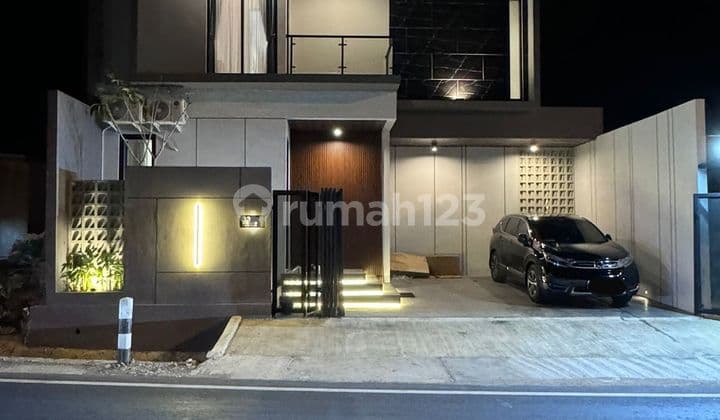 Luxury Ready-to-Occupy Fully Furnished House on Jl Kapt Haryadi, Ngaglik, Sleman