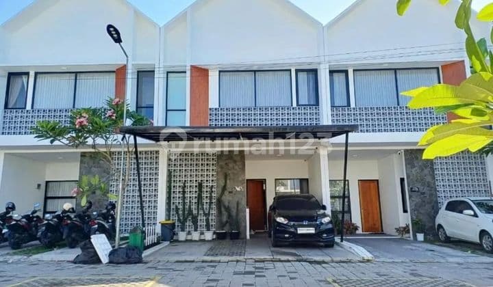Luxury Ready-to-Occupy House in Maguwoharjo Area, Sleman (5 Minutes to Jogjabay)