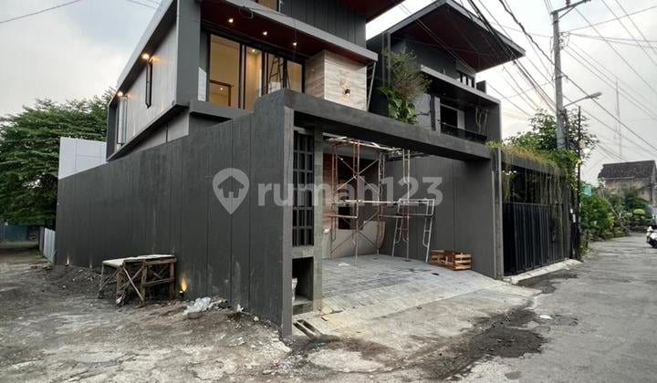 Luxury Ready-to-Occupy House Fully Furnished & Private Pool at Jl Palagan Tentara Pelajar KM 7 Ngaglik Sleman