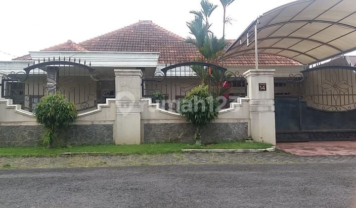 Rumah Asri Dan Luas Di Jl Bunga-bunga Lowokwaru, Shm, Harga Nego!