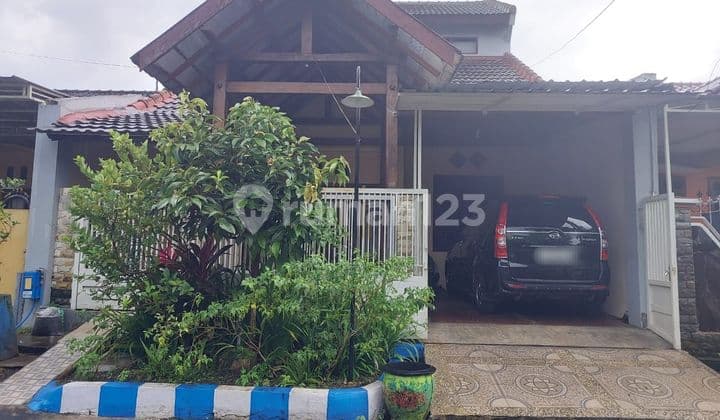 Rumah bagus 2 lantai siap huni area PBI araya blimbing