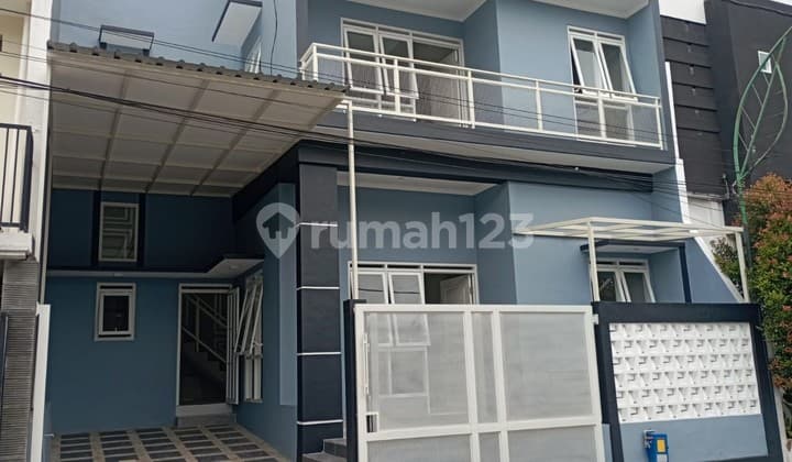 Dijual Rumah Minimalis Modern 2 Lantai Siap Huni Tasikmadu