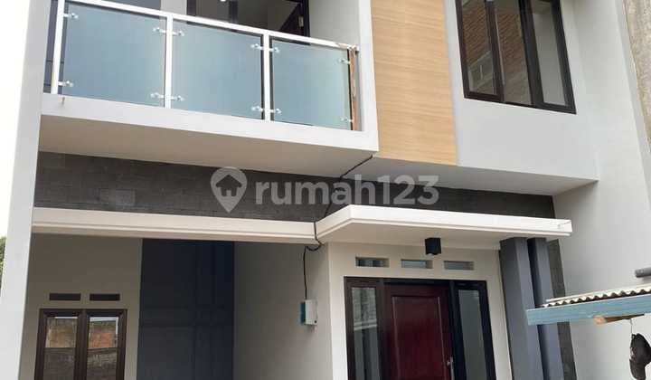 Rumah Vila 2 Lantai strategis dekat wisata kuliner dan kampus