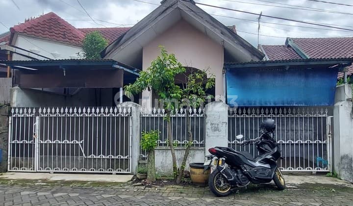 Rumah Lama luas 226m2 dekat kampus UB Cocok Dibangun Rumah Kost