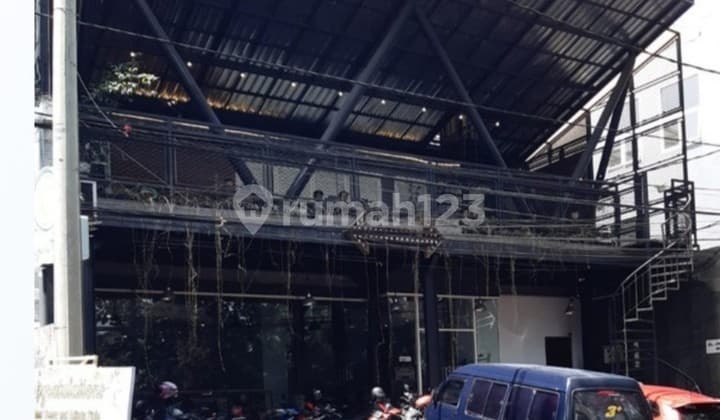 Rumah Usaha 3 Lantai Siap Pakai Strategis Area Jl Ijen Klojen
