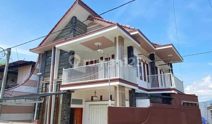Rumah hook modern 2 lantai siap huni area sumberejo Batu