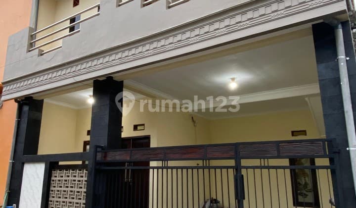 Rumah 2 Lantai Full Renovasi Siap Huni di Sawojajar Malang