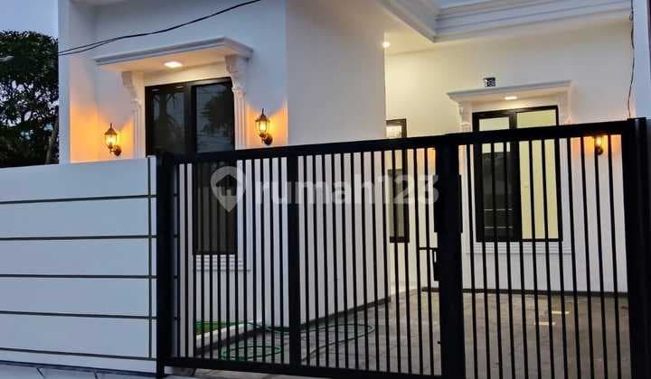 Rumah Modern Minimalis Bangunan Baru Siap Huni Area Sawojajar