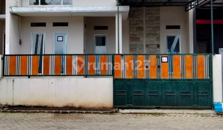 Rumah Minimalis 2 Lantai Siap Huni diJatirejo Pakisaji Harga Nego