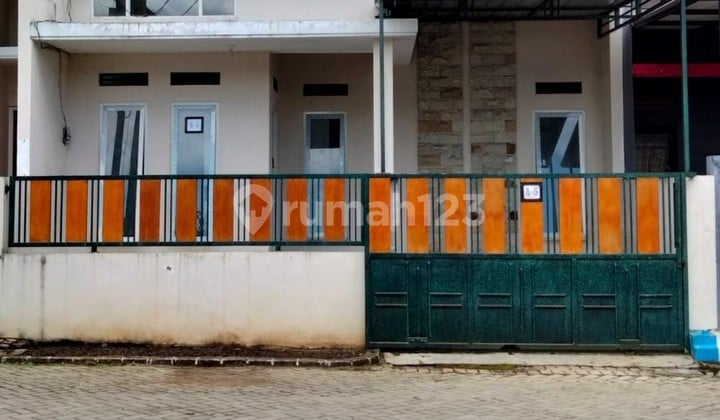 Rumah Minimalis 2 Lantai Siap Huni diJatirejo Pakisaji Harga Nego