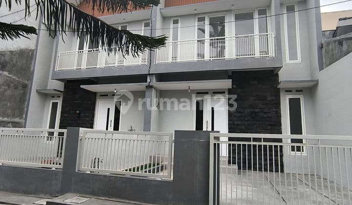 Ready-to-occupy modern minimalist 2-story house in Joyogrand, Lowokwaru.