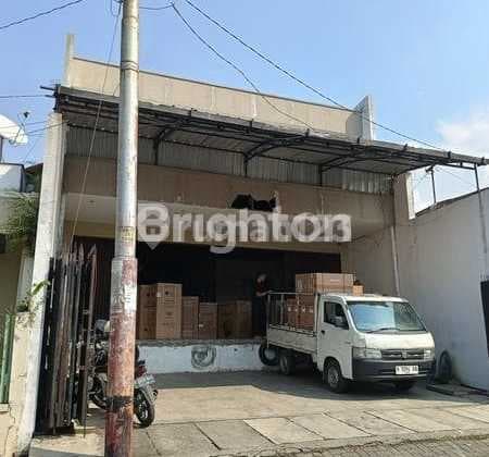 Gudang Bagus 2 Lantai Ada Lift Barang, Strategis Di Semarang Timur