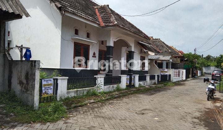 RUMAH DALAM KOMPLEKS PERUMAHAN DEKAT KOTA, LOKASI STRATEGIS, HARGA DISKON