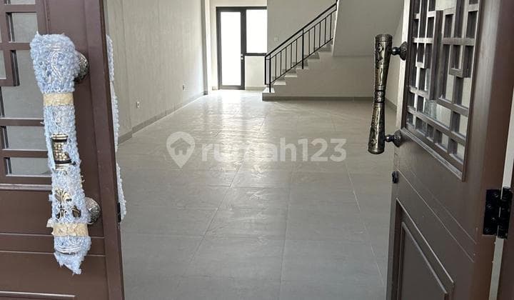 Dijual Ruko di Mega Kuningan Village, Pik 2, Uk 4.5x18m,Harga 6,7 M Nego