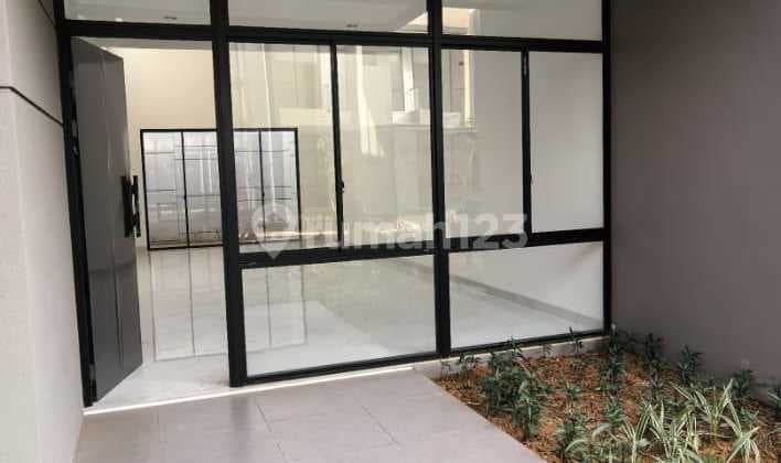 Disewakan Rumah Villa Pasir Putih 5 Pik2, Uk.10x20m2, Harga : 220 Juta/Tahun