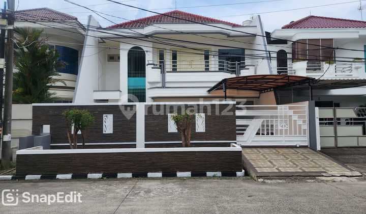 Dijual Rumah Mewah Siap Huni di Green Garden Jakbar, LT.12x25m2, Harga : 6,2M Nego