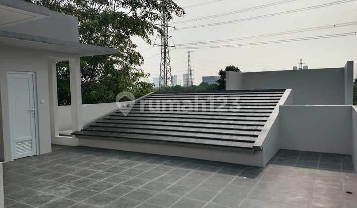 For Sale New House in Metland Puri, Size 9x15m², Price: 4M Negotiable