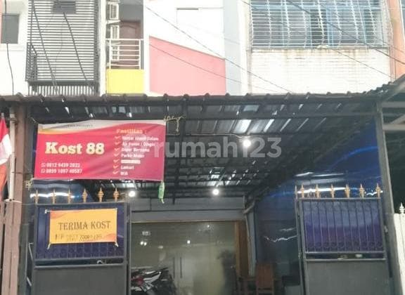 Dijual Kost an di Hayam Wuruk, Jakbar LB.475m2 Harga : 6,5M Nego