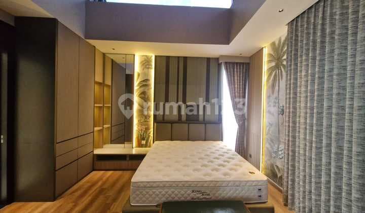 Disewakan Rumah di Golf Island Pik, Lt.12x35m2, Harga : 1M/Tahun, Full Furnish