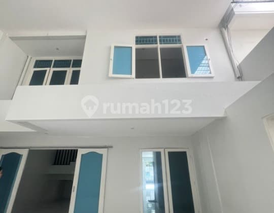 Disewakan Rumah Besar di Taman Modern Ujung Menteng, Cakung, Jakarta Timur