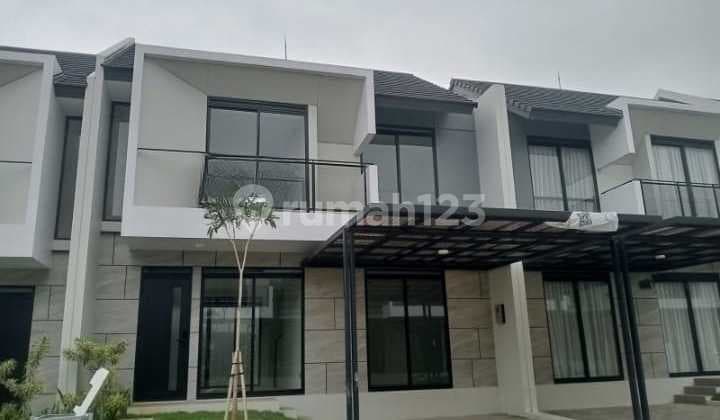 Nice House with SHM in Kota Baru Parahyangan