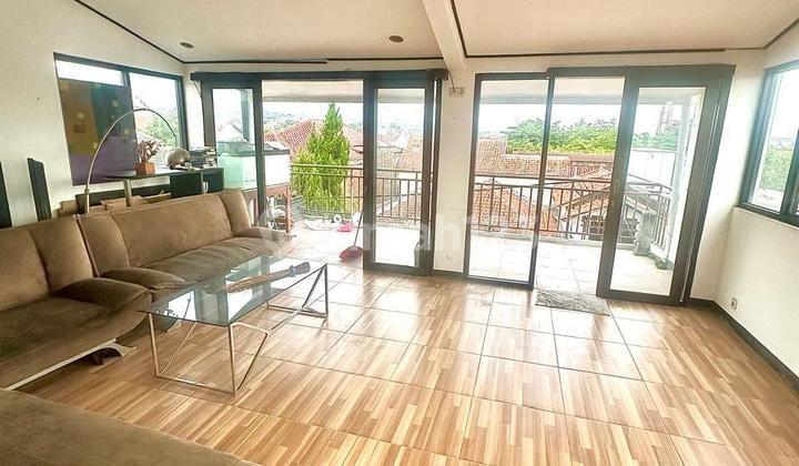 Rumah Bagus 3 Lantai Murah SHM di Cikutra