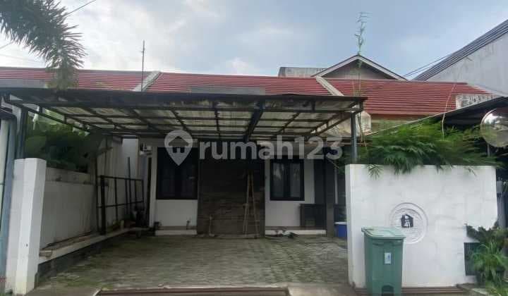 4 Bedroom House in Setra Dago Antapani