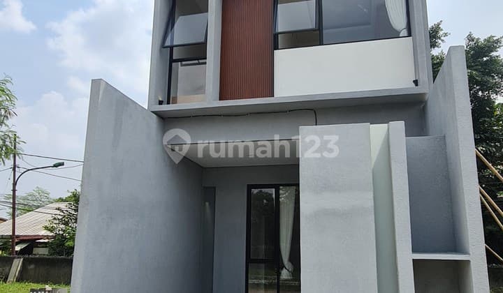 Rumah Modern Tropis Dekat Rawamangun