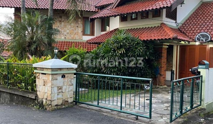 Rumah Lokasi Prime Asri ,aman ,nyaman,kusen Jati,bagus Udara ******** Ada Swalayan Dekat Tol,bebas Banjir.