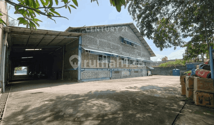 Quick Sale Warehouse and Office in Semarang, Strategic, Tidy, Ready to Use
