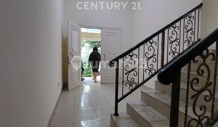 For Rent: Ready-to-Occupy House in Akasia Golf Complex, Pantai Indah Kapuk