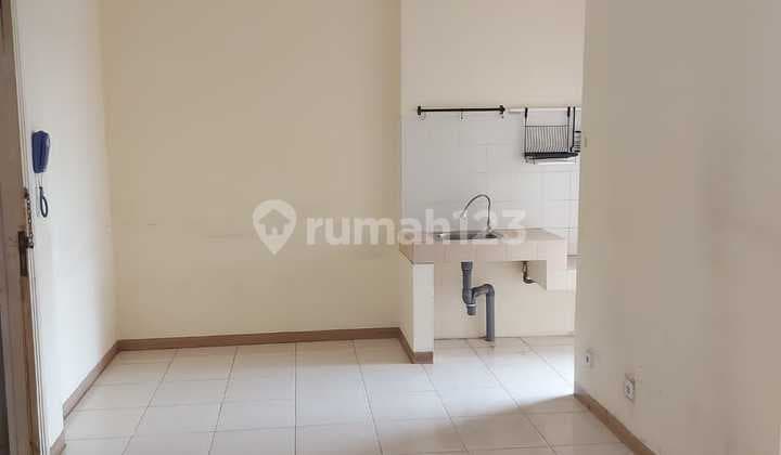 Diswwakan Murah Apartemen City Resort Unfurnished Jakarta Barat