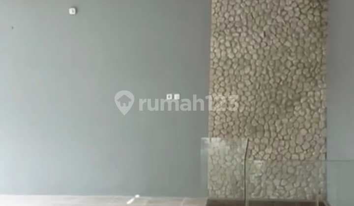 For Rent: 2-Story Shop House on Haji Saaba Main Road, South Meruya, West Jakarta