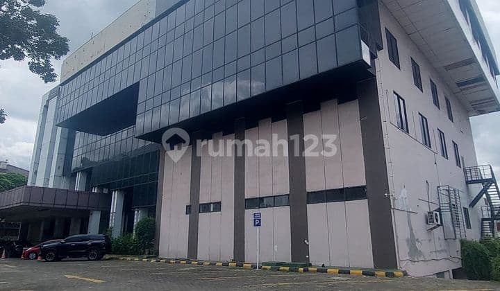 For Rent Building On Jl Pemuda Rawamangun Area 1084 // 09.25
