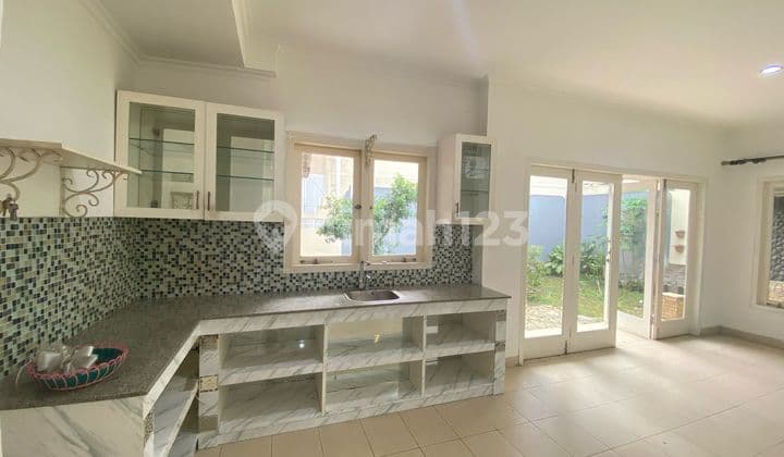 Di Sewakan Rumah Pejaten Barat 4+1Br/3+1Km Lt342m /Lb250/Fahrw26