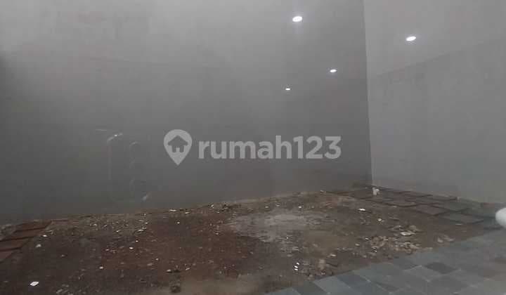 For Rent: 3-Story Shop House by the Road in Cempaka Putih, Strategic Location, 11.25m Width