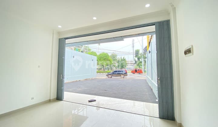 Ruko 3,5 Lantai Luas Strategis Jatiwaringin, Jakarta Timur