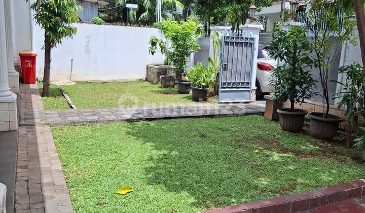 Disewakan Rumah di Menteng Jakarta Pusat 400 M2 320 Juta //12.25